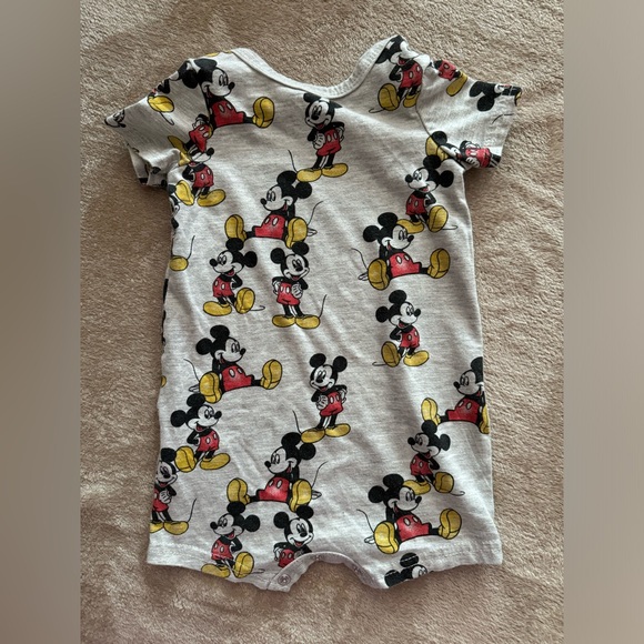 🐥👶Infant Onesie’s 3 for $12 - Picture 4 of 10